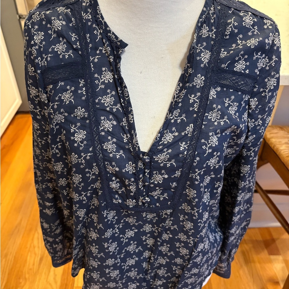 Veronica Beard Navy and White Floral Blouse, Sz 10